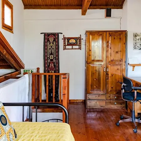 Hilltop Private Gem With Big Garden, Views And Pool Villa