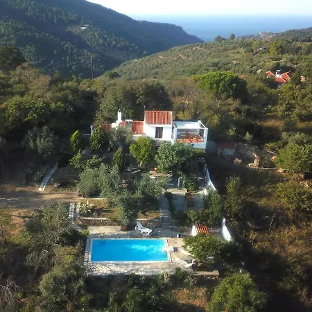 Hilltop Private Gem With Big Garden, Views And Pool