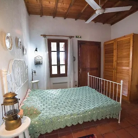 Hilltop Private Gem With Big Garden, Views And Pool Villa